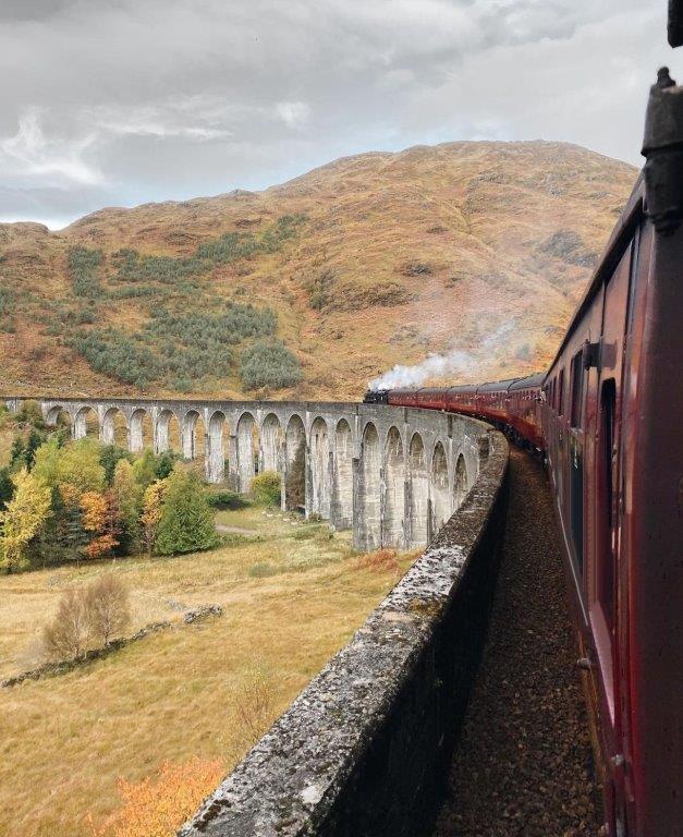 Experiencia de viaje en el Tren Jacobita durante la temporada de operación en Escocia