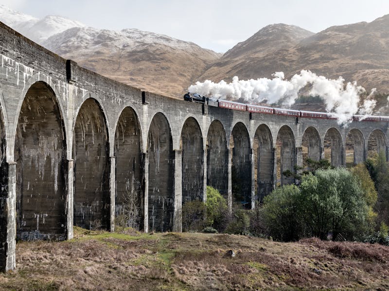 Tren Jacobita asociado al Hogwarts Express en la saga de Harry Potter